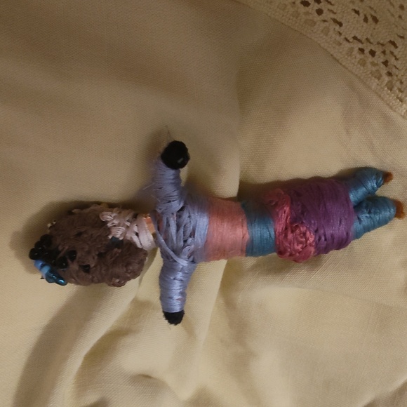 Handmade string doll - Picture 4 of 5